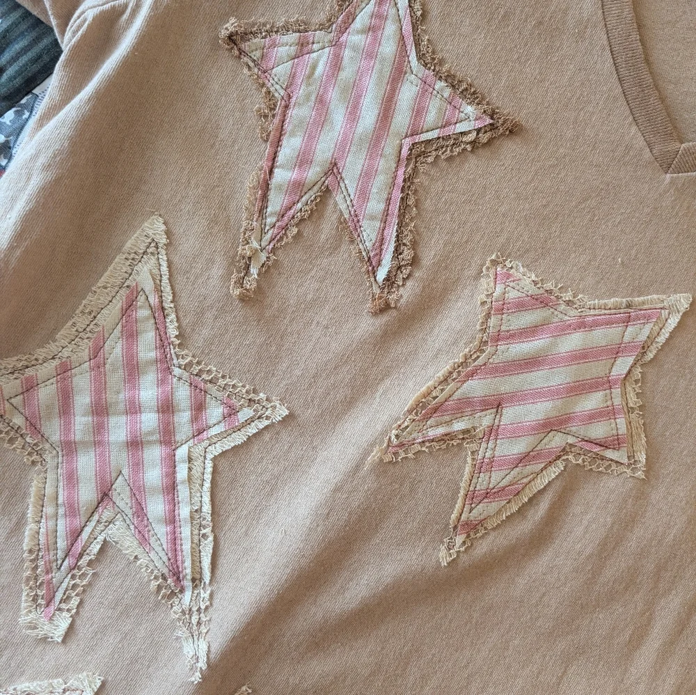 Star tee shirt, distressed tea dyed w vintage lace & fabric, HANDMADE ITEM - Picture 3 of 6